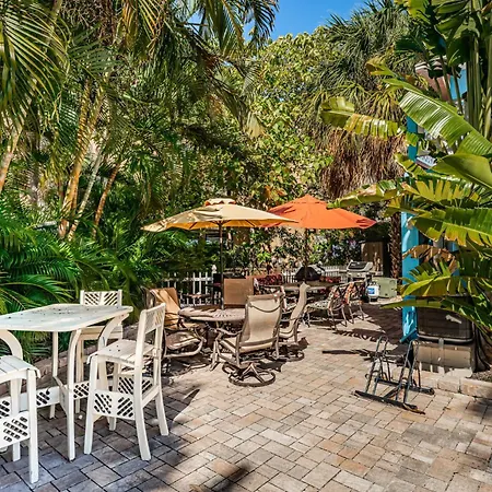 Blue Water Beachside Villa 3 Clearwater Beach Exterior photo
