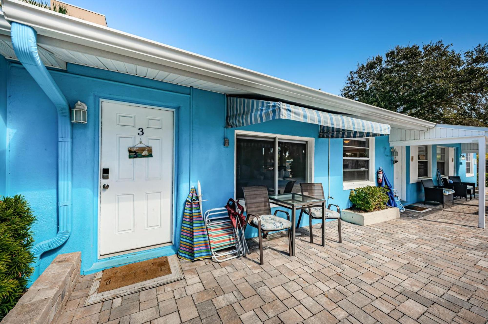 Blue Water Beachside 3 *